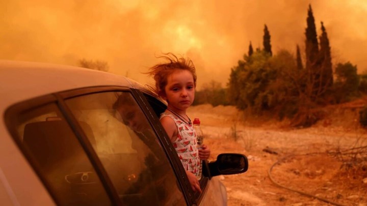 Φωτιά στην Εύβοια: Η μητέρα της μικρής Βαλεντίνας περιγράφει τον εφιάλτη που έζησαν και συγκλονίζει