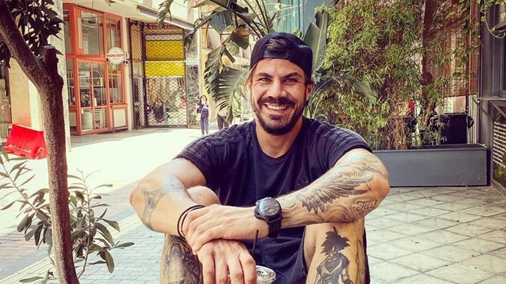 Χαζομπαμπάς ο Άκης Πετρετζίκης: Για ψώνια με τον νεογέννητο γιο του – ΦΩΤΟ