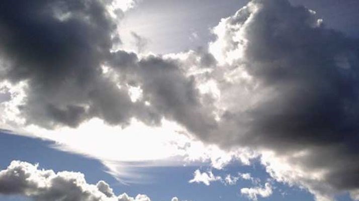 Καιρός: Τοπικές βροχές και βοριάδες σήμερα – Νέα πτώση της θερμοκρασίας