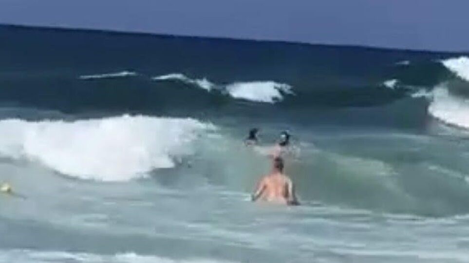 Κρήτη: ΒΙΝΤΕΟ από τη δραματική διάσωση του κοριτσιού που κινδύνευσε από τα κύματα