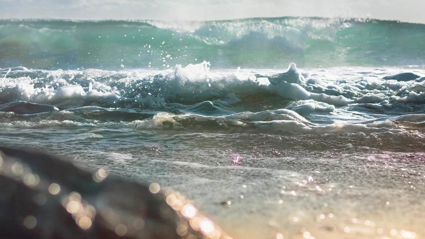 Κρήτη: Αγωνία για τον 10χρονο που παρασύρθηκε από τα κύματα – Τα δραματικά 30 λεπτά για τη διάσωση