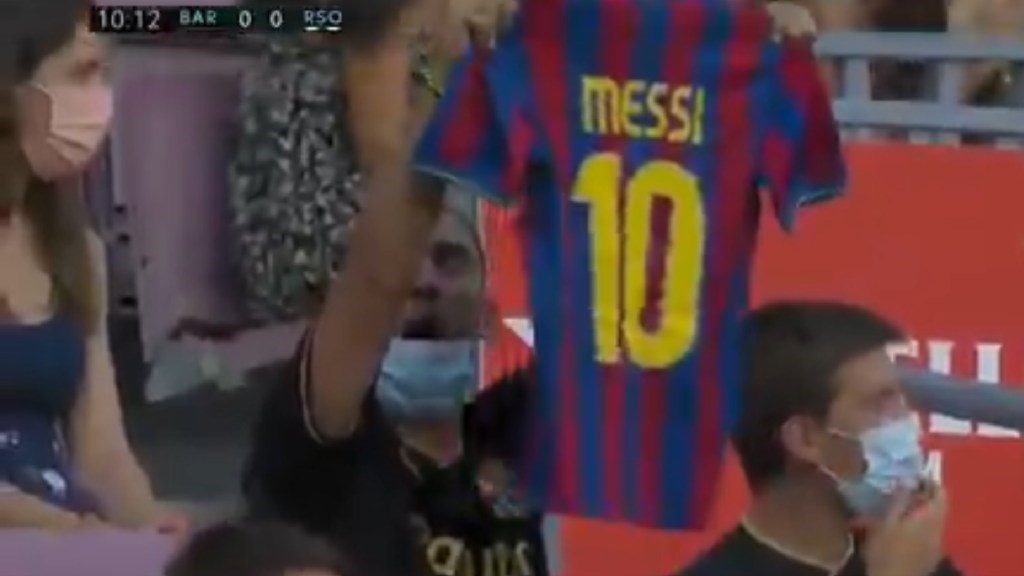 «Πάγωσε» ο χρόνος στο Καμπ Νου – «Μέσι, Μέσι» φώναζαν ρυθμικά οι οπαδοί της Μπαρτσελόνα