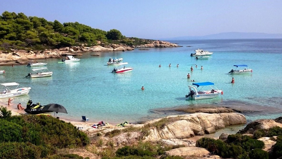 Καιρός: Ζέστη και βοριάδες σήμερα – Η αναλυτική πρόγνωση