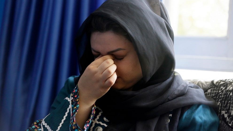 Συγκλονίζει 24χρονη Αφγανή φοιτήτρια: “Οι άνδρες γελούν” – “Είναι οι τελευταίες μέρες σας στους δρόμους”