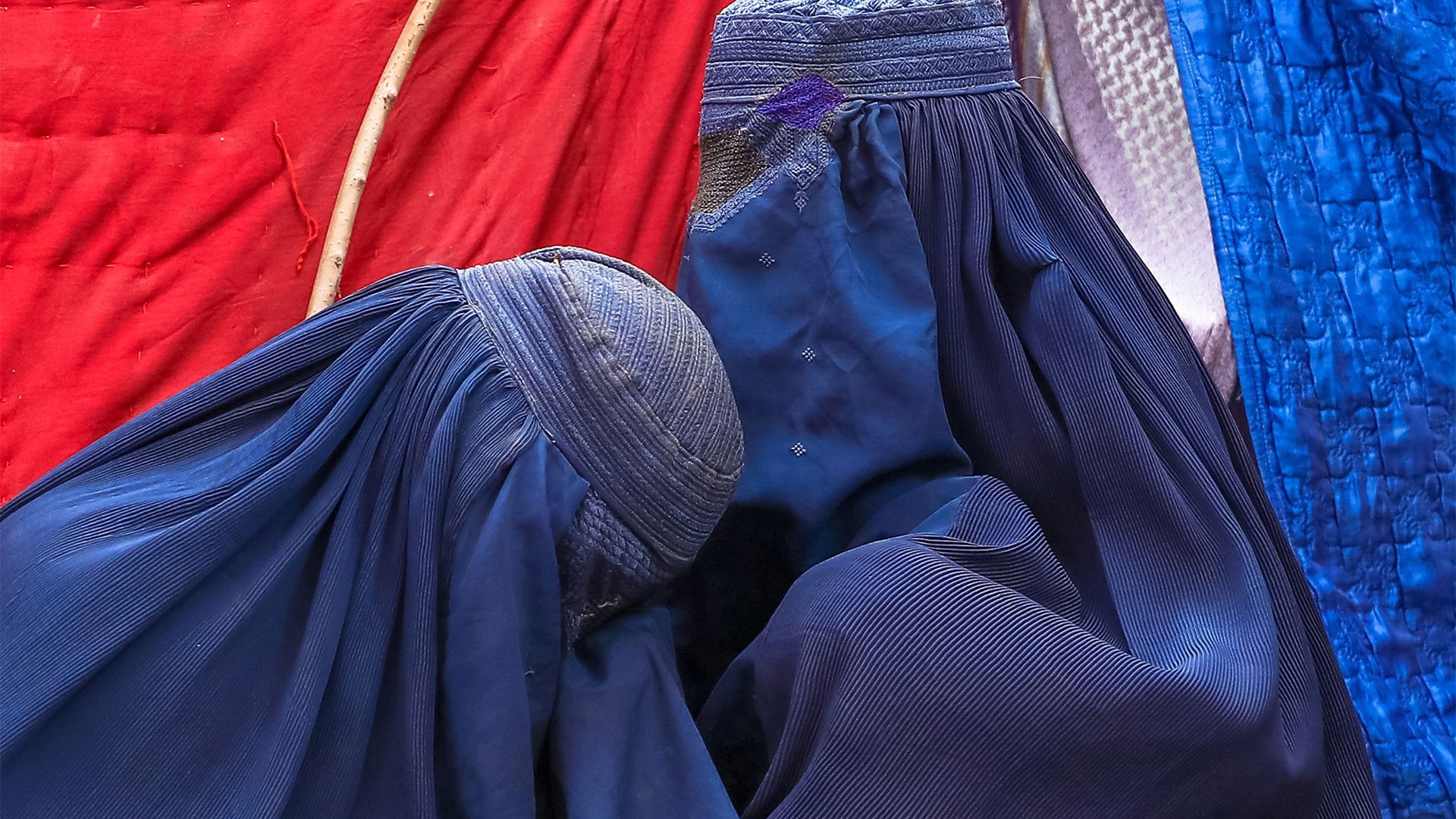 Φρίκη στο Αφγανιστάν – Οι Ταλιμπάν σκότωσαν γυναίκα επειδή δεν φορούσε μπούρκα -Προσοχή σκληρές εικόνες