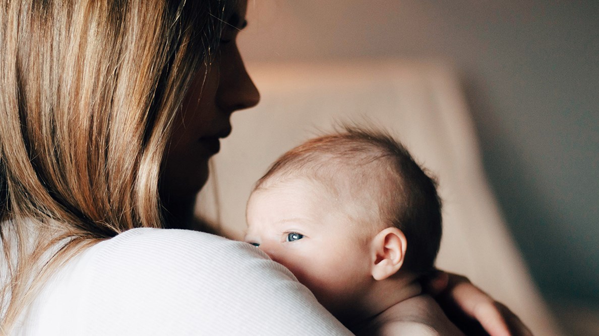 Πόσο σπάνια είναι η μετάδοση του κορονοϊού από μητέρες σε βρέφη; – Τι δείχνει νέα μελέτη