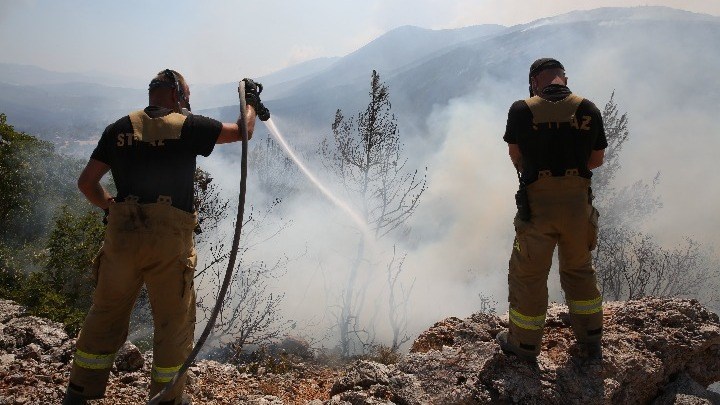 Φωτιά στα Βίλια: Μάχη με τις αναζωπυρώσεις – ΦΩΤΟ – ΒΙΝΤΕΟ