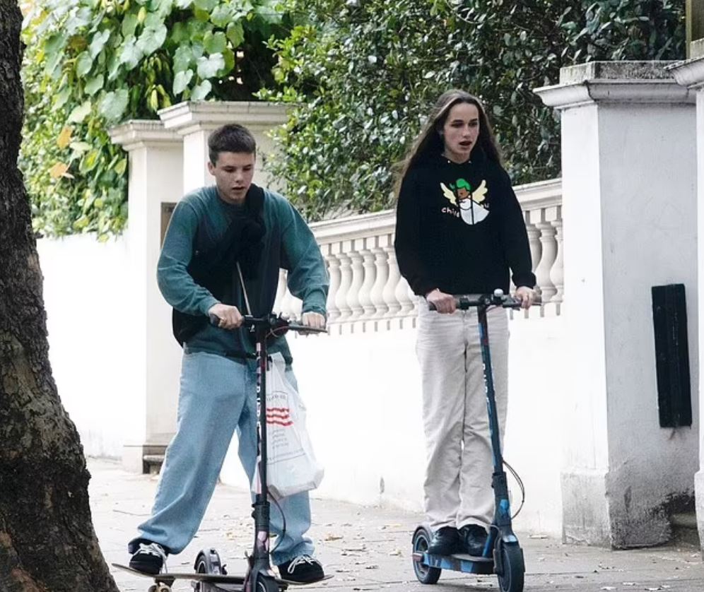 CRUZ BECKHAM - ΚΟΡΙΤΣΙ