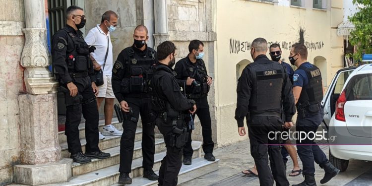 Έγκλημα στην Κρήτη: Υπό άκρα μυστικότητα ο 27χρονος δράστης στα δικαστήρια