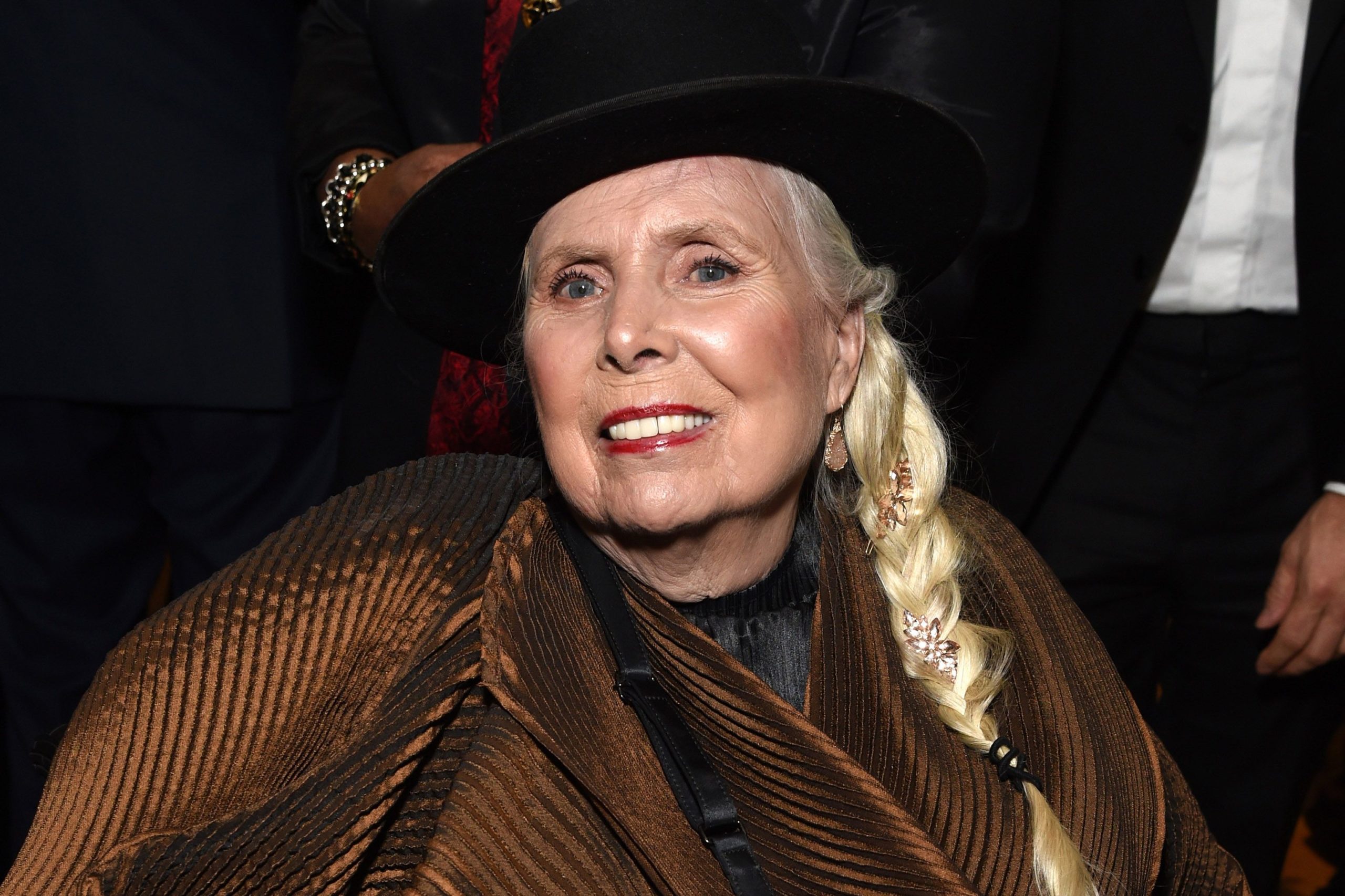 Η Joni Mitchell θα ανακηρυχθεί Πρόσωπο της Χρονιάς του 2022 από τη MusiCares