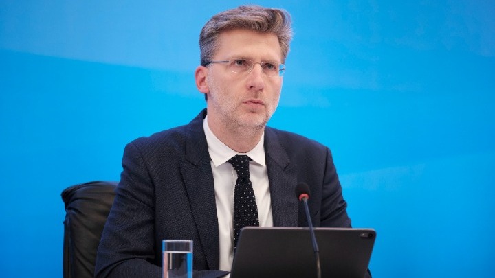 Σκέρτσος: Φέτος δεν πρόκειται να κλείσουν τα σχολεία – ΒΙΝΤΕΟ