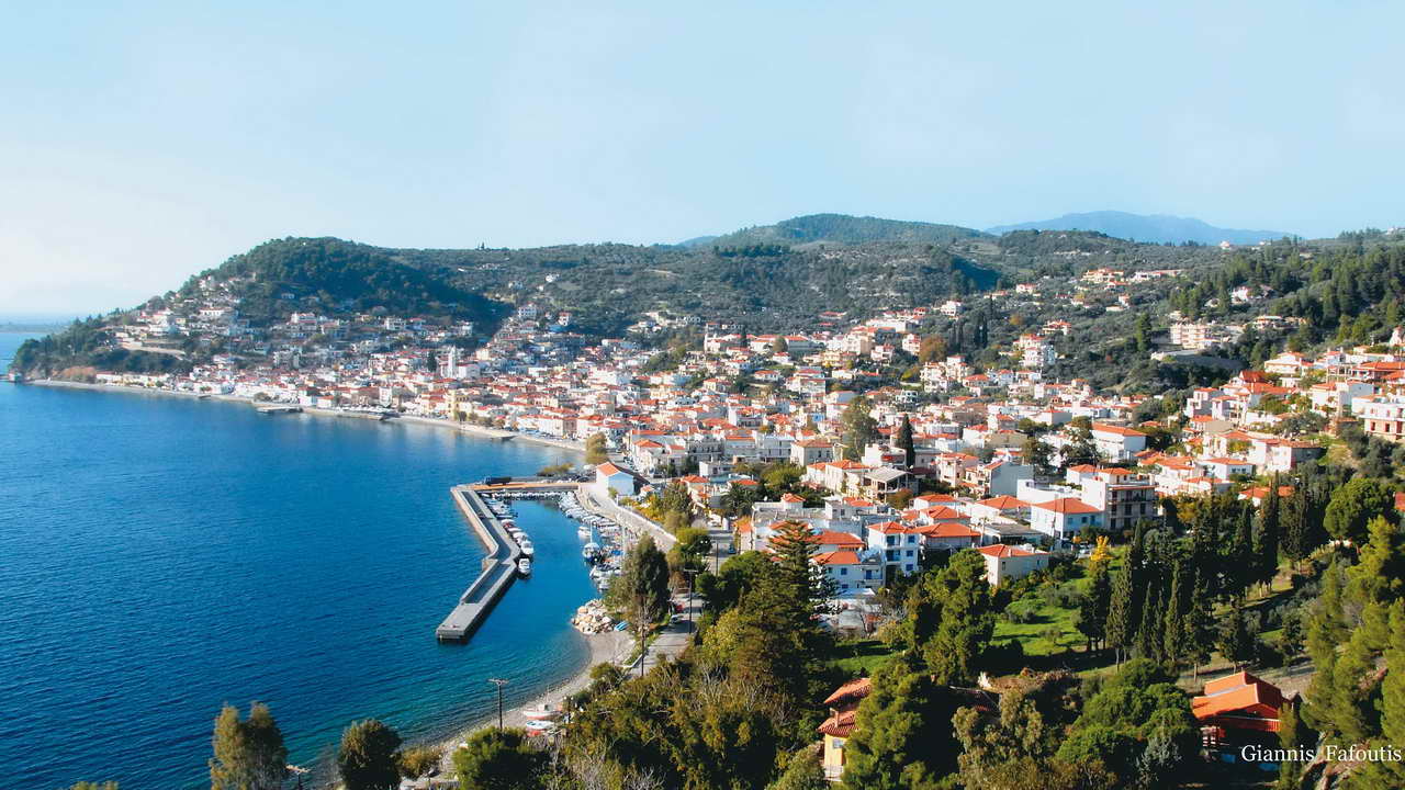 Φωτιά στην Εύβοια: Διπλασιάζεται η διάρκεια διακοπών κοινωνικού τουρισμού