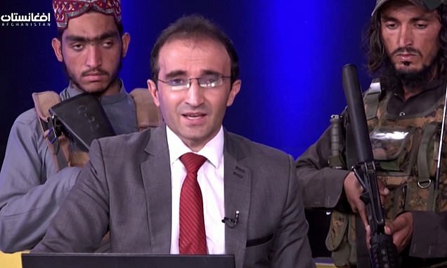 Αφγανιστάν: Τρομοκρατημένος παρουσιαστής λέει τις ειδήσεις υπό την απειλή όπλων