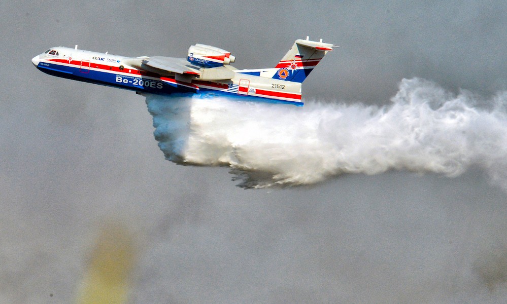 Συγκλονίζει ο πιλότος του Beriev: Kάηκε το σπίτι του ενώ επιχειρούσε να σβήσει τις φωτιές