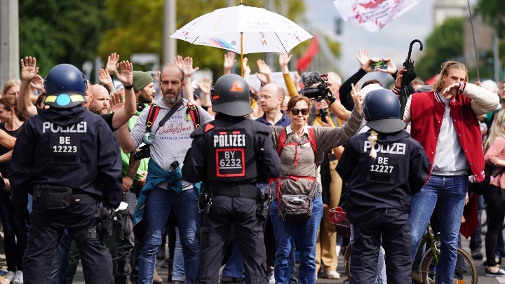 Βερολίνο: Νέα διαδήλωση κατά των μέτρων για την αντιμετώπιση της πανδημίας