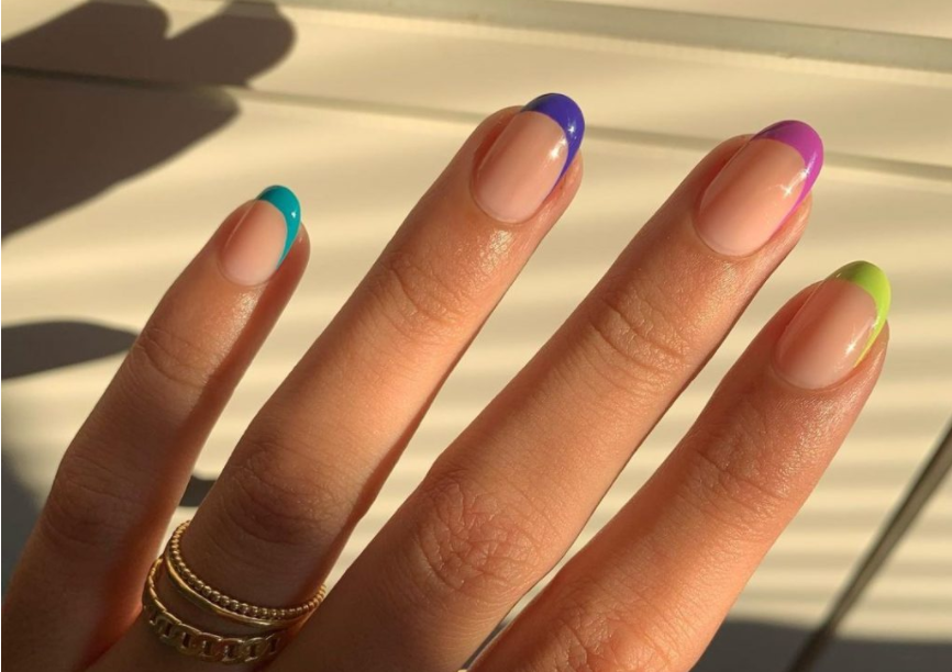 Το εργαλείο για να πετύχετε το tiktok hack για άψογο γαλλικό μανικιούρ