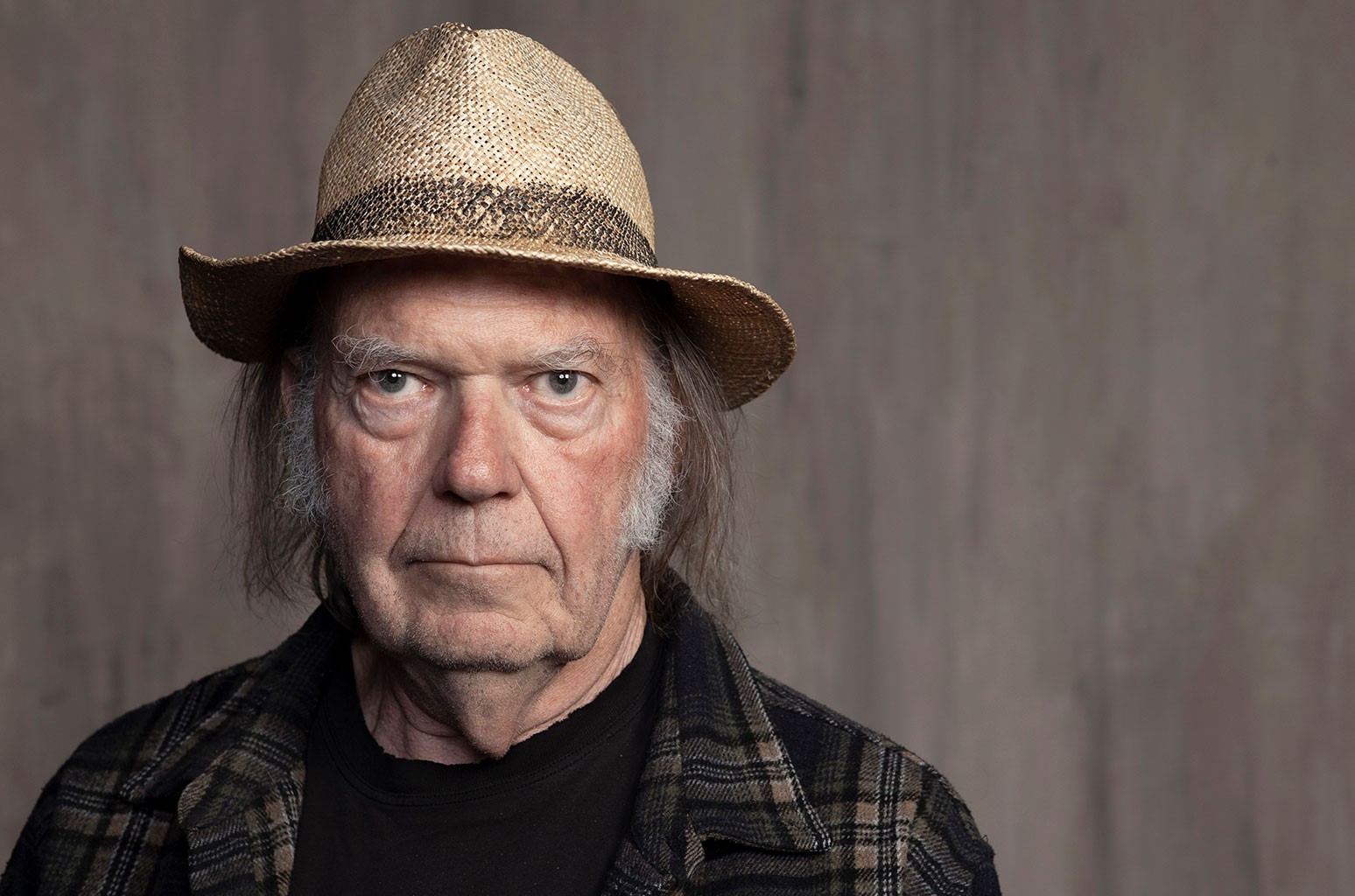 O Neil Young κυκλοφορεί την πολυαναμενόμενη επίσημη σειρά δίσκων του “Bootleg Series”