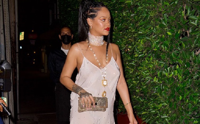 Αποκαλυπτική εμφάνιση για τη Ριάνα – Ποιος ήταν ο συνοδός της