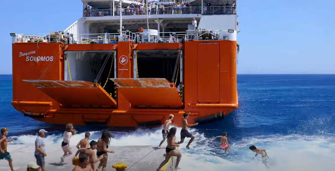 Σίκινος: Ο αποχαιρετισμός στους τουρίστες… με βουτιές στο λιμάνι