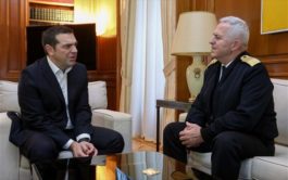 αποστολακης τσιπρας