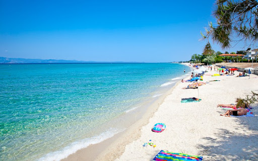 Ποια δημοφιλής παραλία στη Χαλκιδική “έκλεισε” – Κρίθηκε ακατάλληλη για μπάνιο
