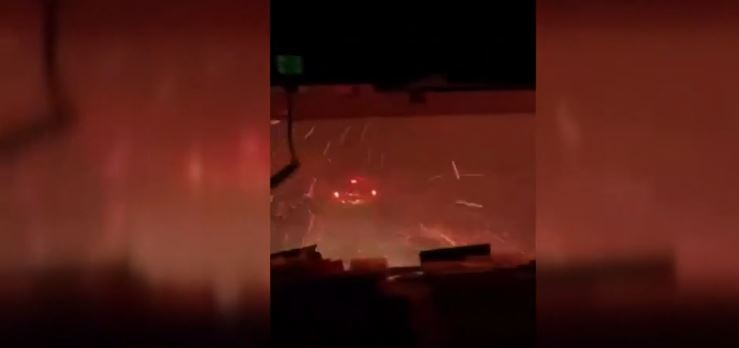 Φωτιά στα Βίλια – ΒΙΝΤΕΟ ντοκουμέντο με εθελοντές πυροσβέστες να περικυκλώνονται από τις φλόγες