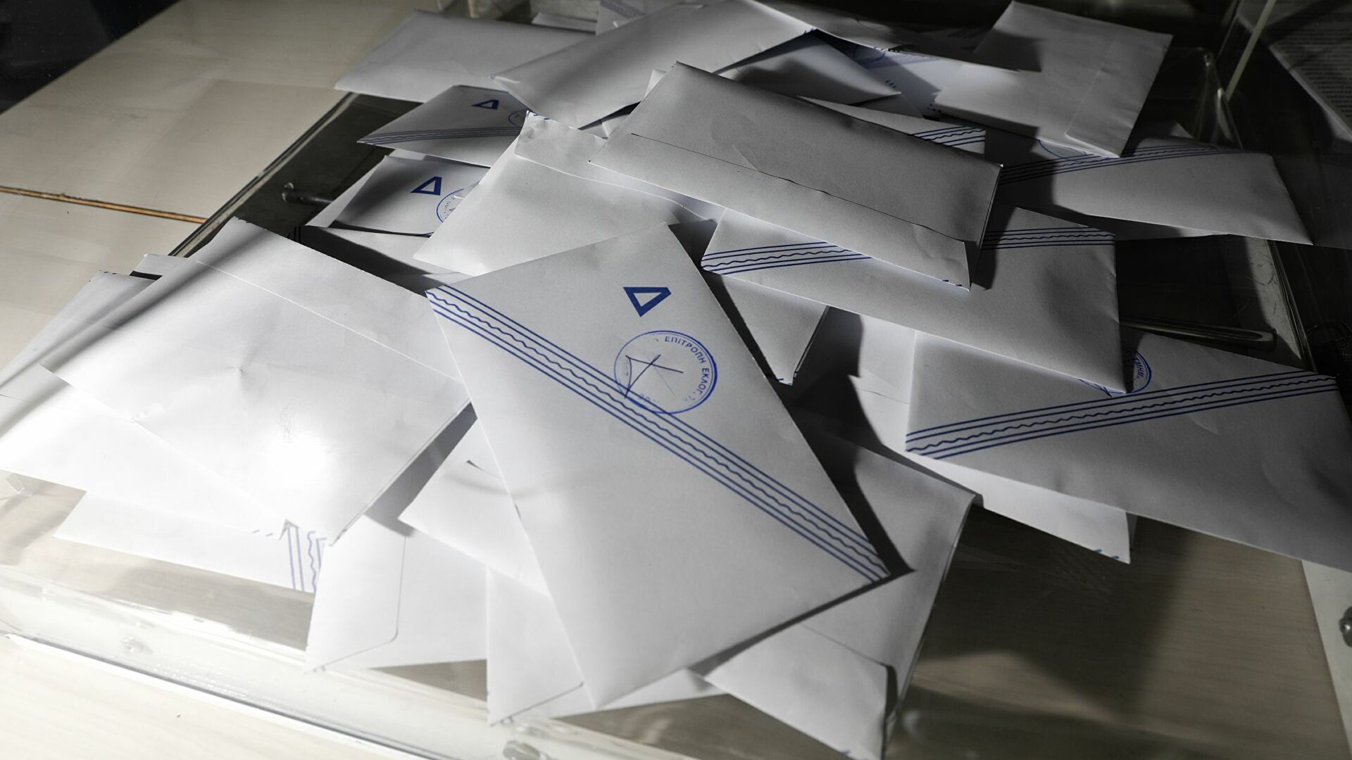 Νέα δημοσκόπηση: Δείτε τη διαφορά ΝΔ-ΣΥΡΙΖΑ – Τι ψηφίζουν όσοι δεν έχουν εμβολιαστεί