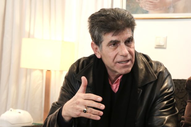 Γιάννης Μπέζος