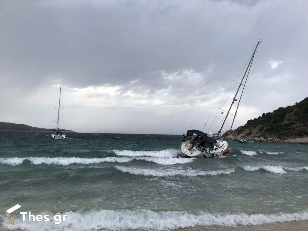Χαλκιδική: Δυνατό μπουρίνι “σάρωσε” τις παραλίες