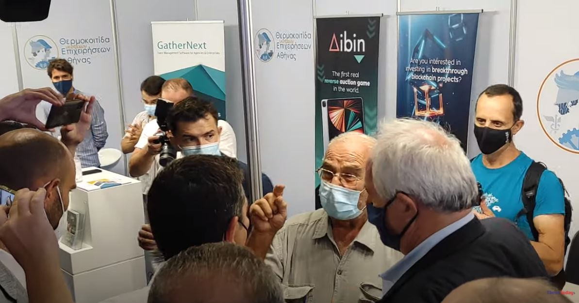 Αλέξης Τσίπρας: Ηλικιωμένος δάκρυσε μπροστά του στη ΔΕΘ