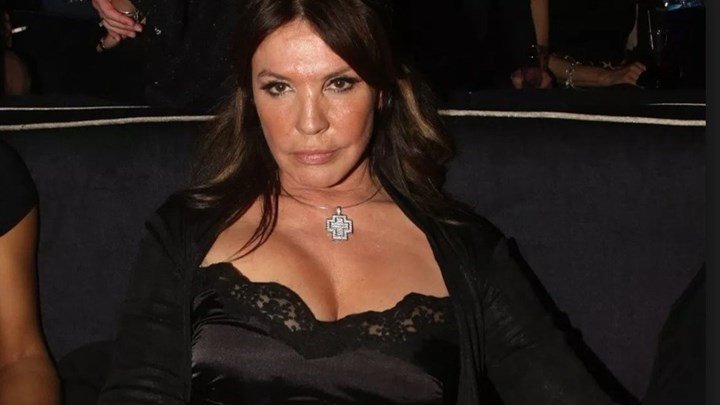 Η οργισμένη ανάρτηση της Βάνας Μπάρμπα: Σταυρώστε με…