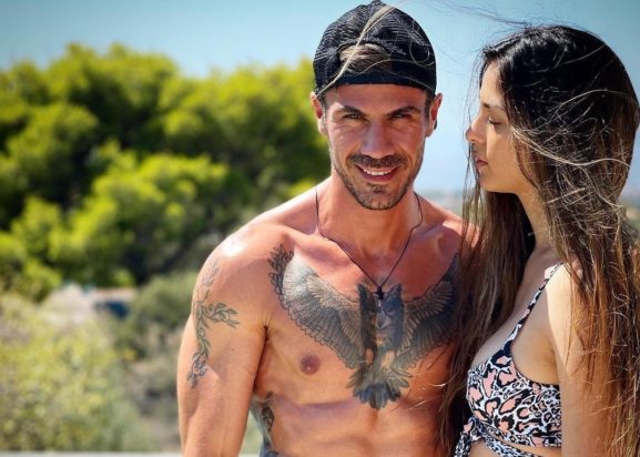 Άκης Πετρετζίκης