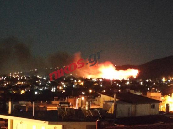 φωτιά νέα μάκρη