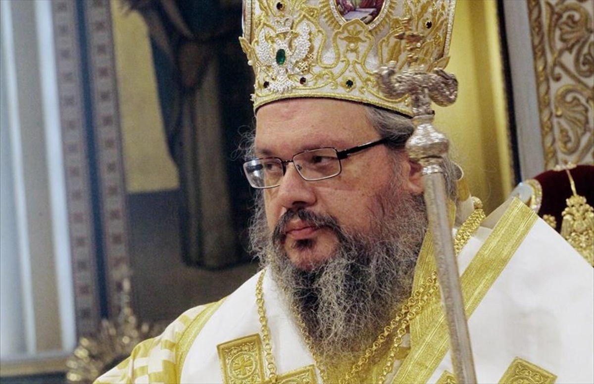 Μητρόπολη Λαρίσης: Μοίρασε σοκολατάκια στους αρνητές “για να μη φύγουν… πικραμένοι”