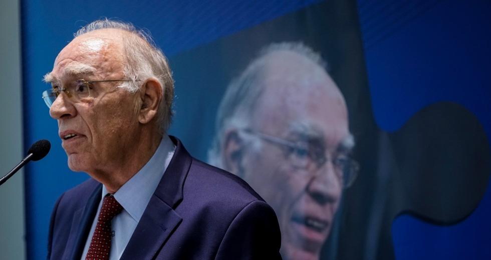 Βασίλης Λεβέντης: Η σύζυγός του μιλά για τη μάχη που δίνει με τον κορονοϊό