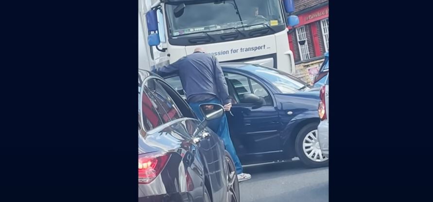 Βρετανία- βενζινάδικα- μαχαίρια