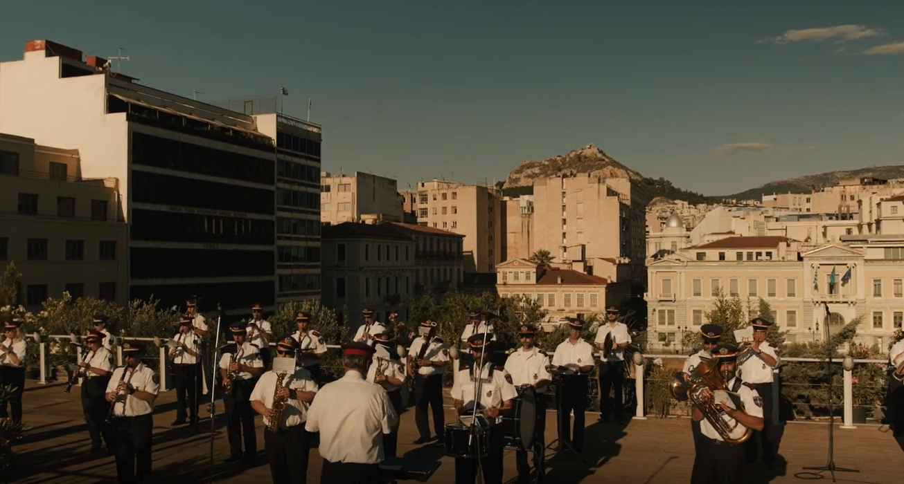 Η μπάντα του Δήμου Αθηναίων παίζει Μίκη Θεοδωράκη