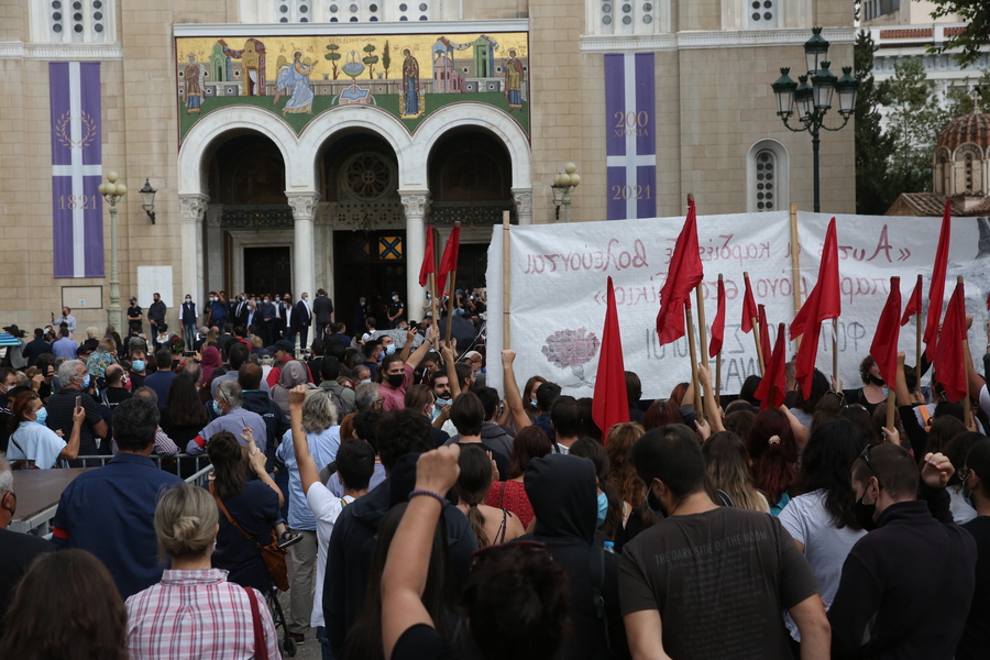 Μίκης Θεοδωράκης