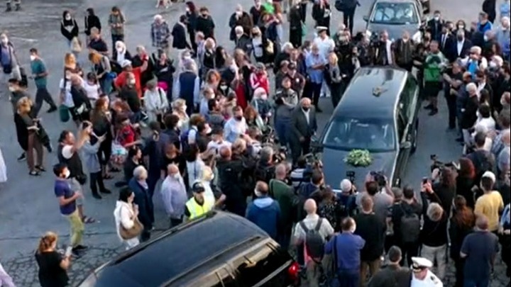 Μίκης Θεοδωράκης: Έφτασε στην Κρήτη για το τελευταίο ταξίδι