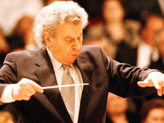 Μίκης Θεοδωράκης