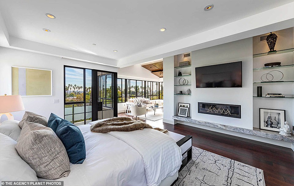 Ριάνα - έπαυλη - Λος Άντζελες