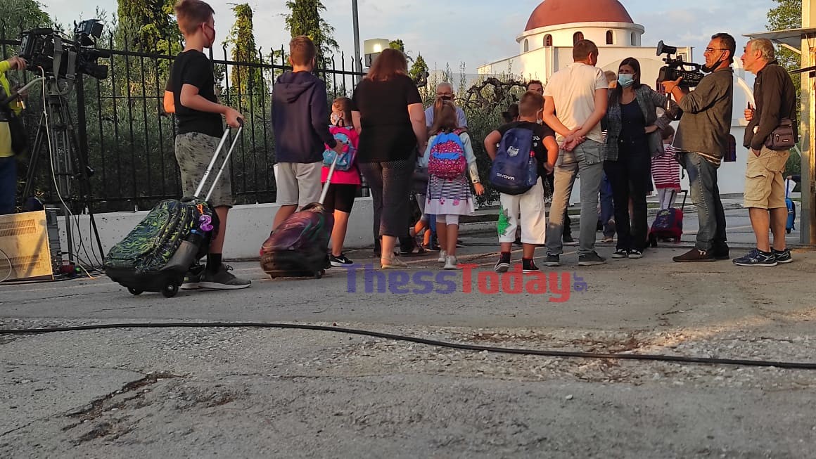 Σχολεία: Επιστροφή των μαθητών με μάσκες, self test και αντισηπτικά