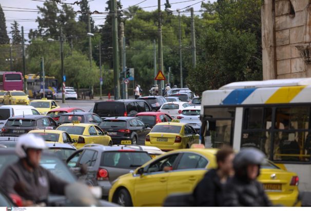 Κώστας Καραμανλής-διόδια Αθήνα