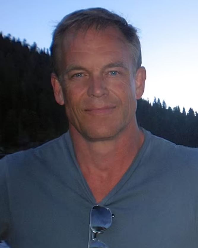 Άλεκ Μπάλντουιν Ντέιβ Χολς