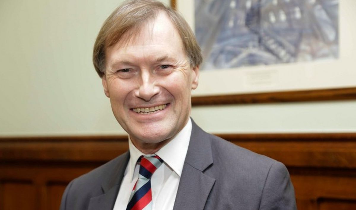 Βρετανία: «Τρομοκρατική ενέργεια» ο φόνος του βουλευτή Ντέιβιντ Άμες