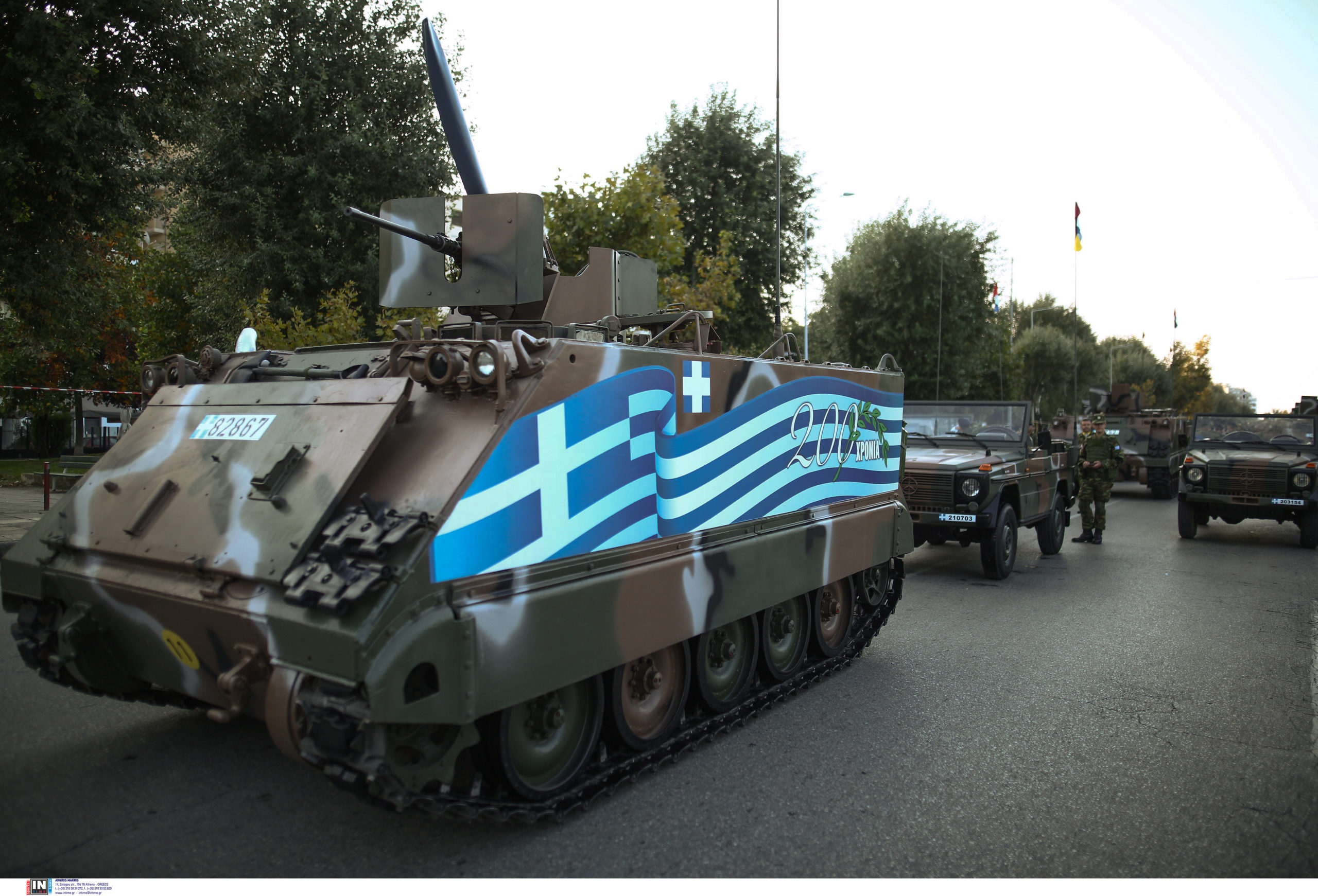 Θεσσαλονίκη: «Ζεσταίνονται» τα άρματα μάχης πριν από την παρέλαση