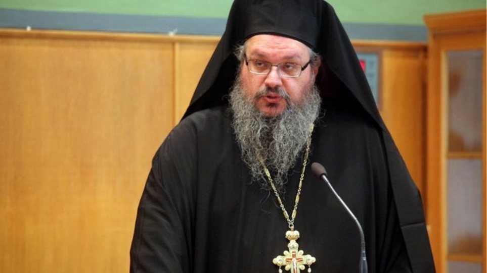 Μητροπολίτης Λάρισας: “Δείχνει” χρυσαυγίτες και οπαδούς του Σώρρα ως αντιεμβολιαστές