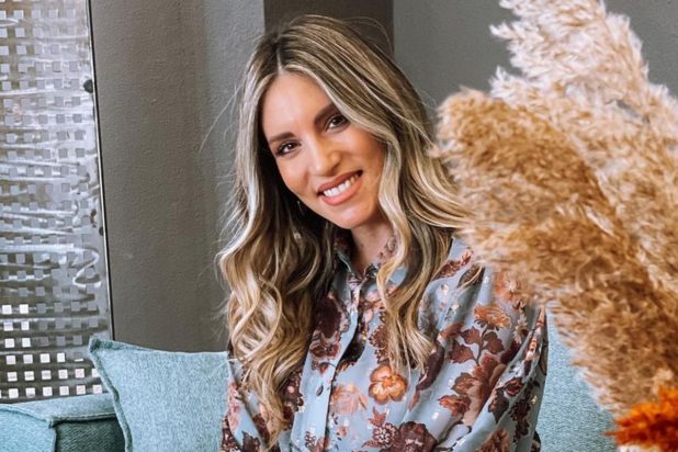 Αθηνά Οικονομάκου