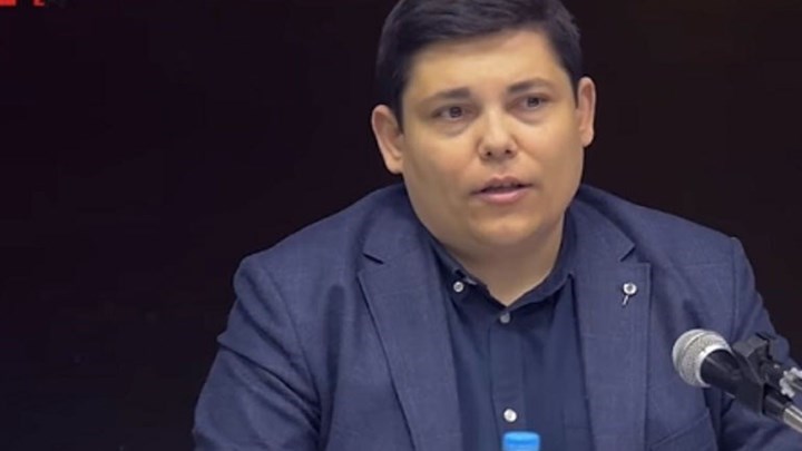 Γιάννης Μπουρνούς: Θετικός στον κορονοϊό ο βουλευτής του ΣΥΡΙΖΑ και η σύζυγός του