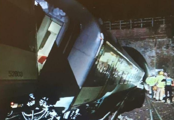 Βρετανία σύγκρουση τρένων